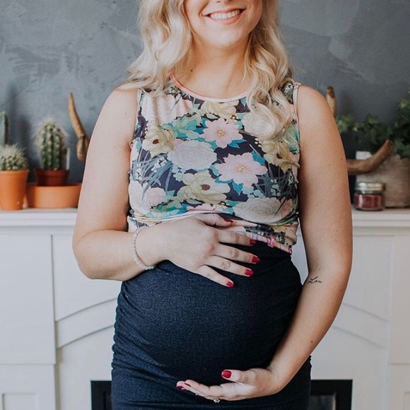 Cropped maternity top - Picture 5 of 5